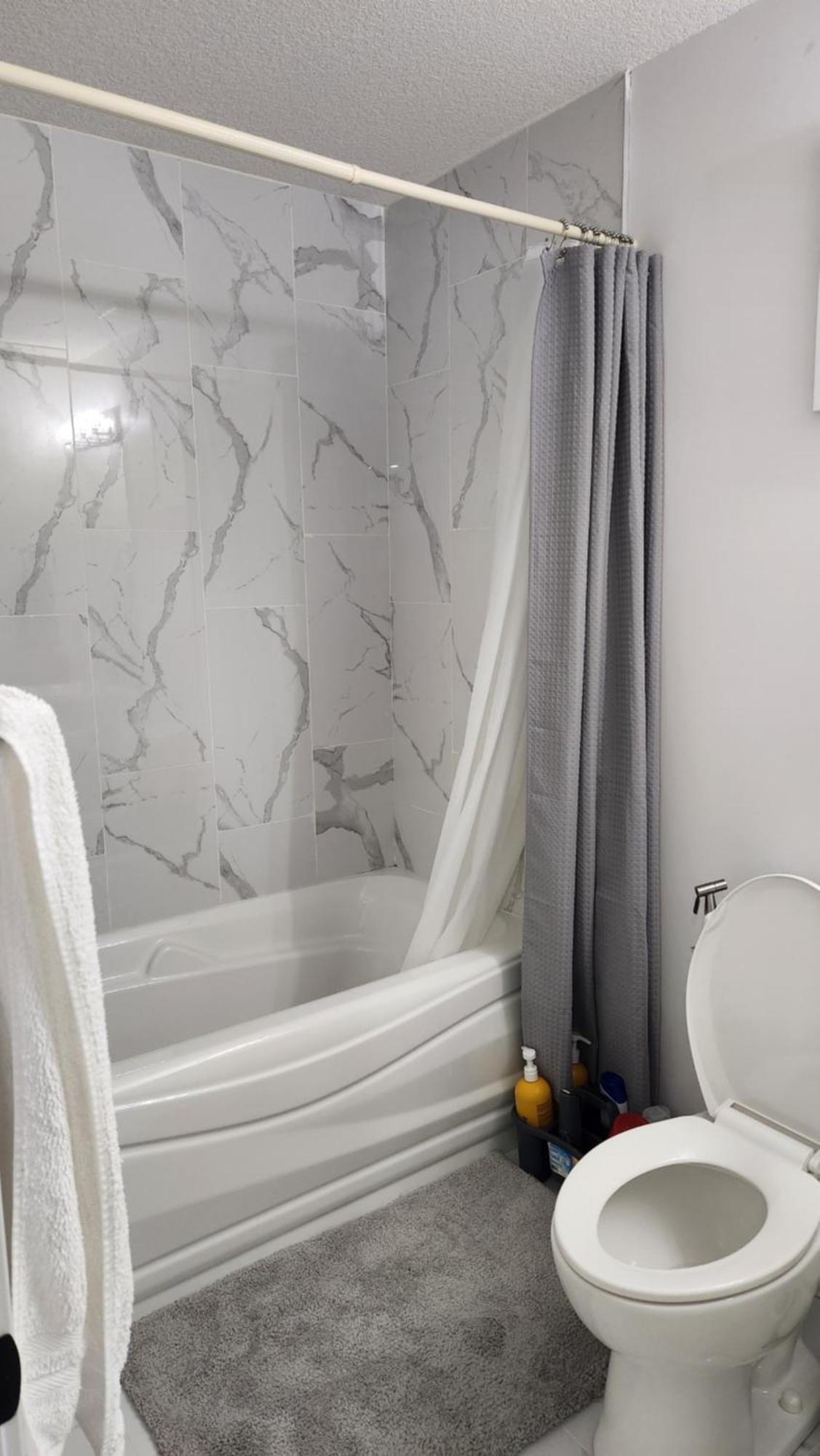 Modern 2 Bedroom Basement Suite At West Edmonton Extérieur photo